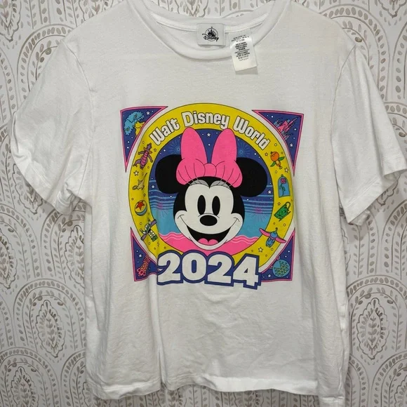 Walt Disney World Minnie Mouse 2024 Graphic Tee Shirt White Size L Neon Pink - Picture 2 of 5